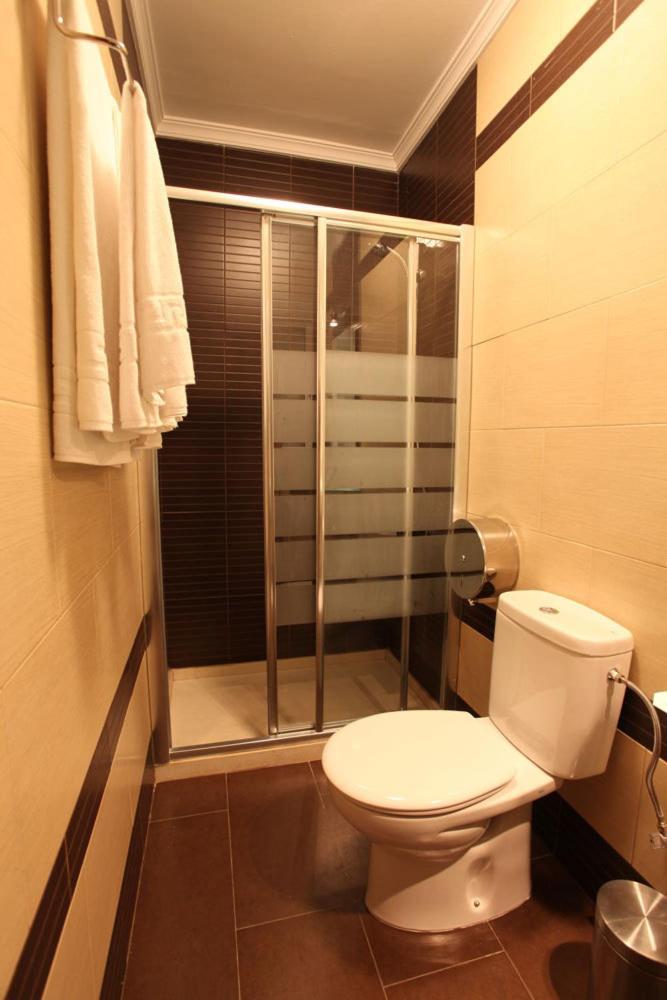 Hostal Zurbaran Йерена Екстериор снимка